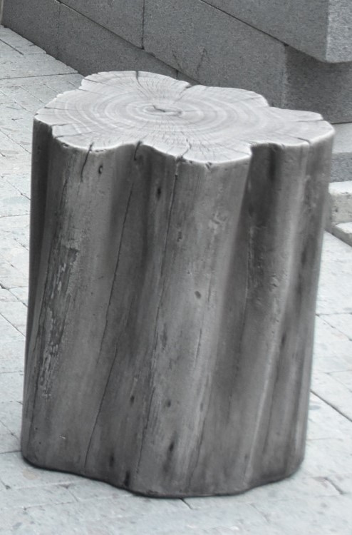 Imitation of cast concrete stump