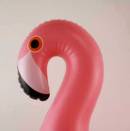 Pool inflatable for cups in the shape of a flamingo