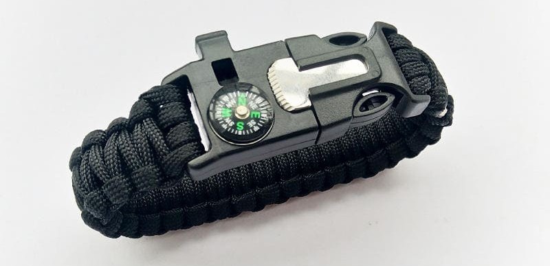 paracord bracelet with rope and compass
