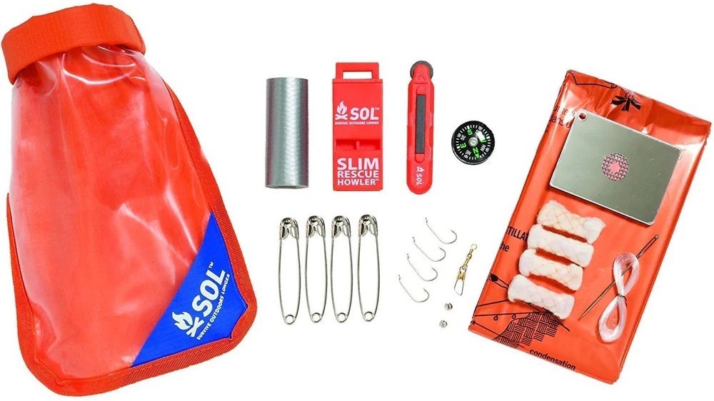 Survival kit bag for emergency situations - SOL SCOUT